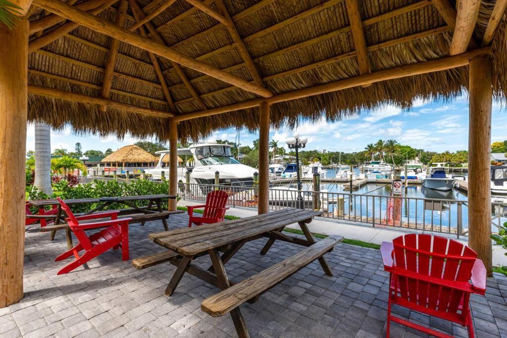 サラソータWaterfront, Pool, Tiki Bar & Grill, Gym, Location!アパートメント エクステリア 写真