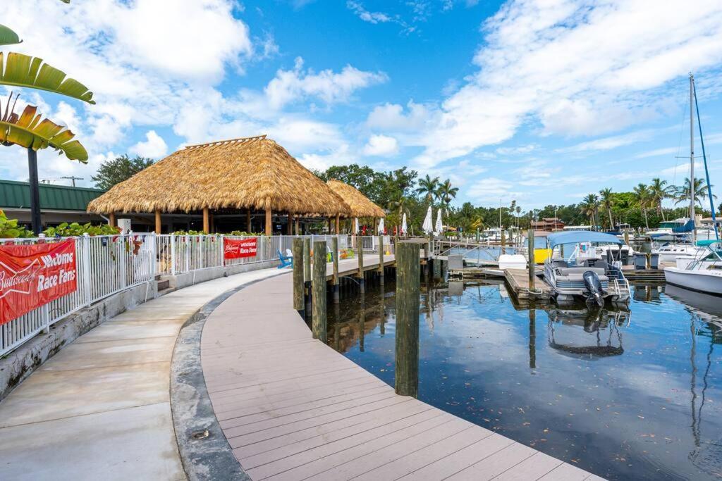 サラソータWaterfront, Pool, Tiki Bar & Grill, Gym, Location!アパートメント エクステリア 写真