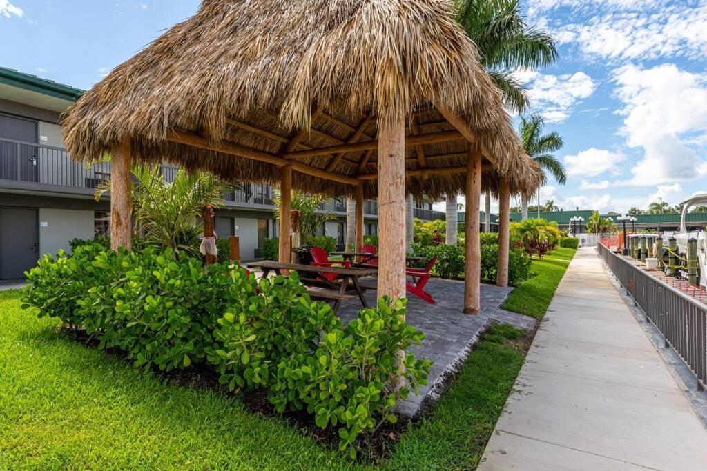 サラソータWaterfront, Pool, Tiki Bar & Grill, Gym, Location!アパートメント エクステリア 写真